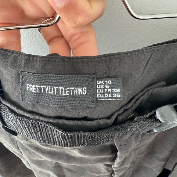 PrettyLittleThing black cargo pants - Picture 3 of 3
